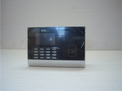 100_2983 - Přístupový systém na karty s klávesnicí M200